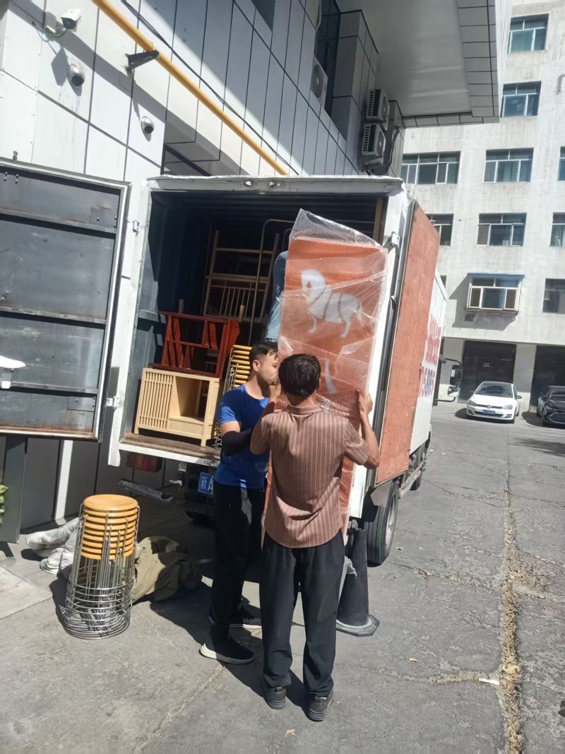 如何高效地进行居民搬家？面对新居搬迁，很多人都会感到困扰和迷茫。今天我们就来探讨一下搬家过程中的关键步骤以及一些实用的建议。